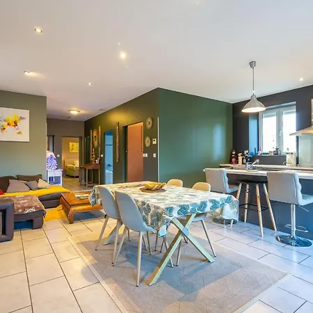 Apartment Domloc *