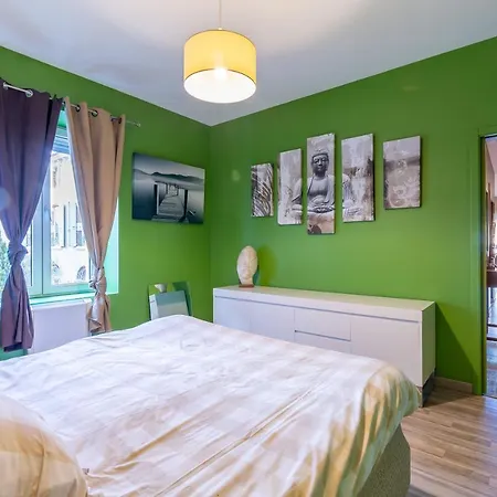 Apartment Domloc *